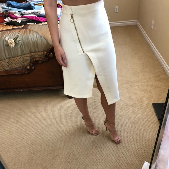 Chic Solid Asymmetrical Top & Skirt Set
